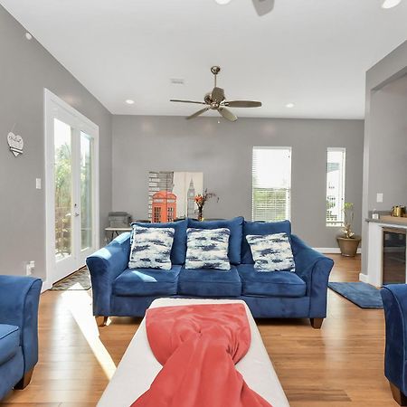 N-E-G Skai Midtown Of Houston Villa ภายนอก รูปภาพ