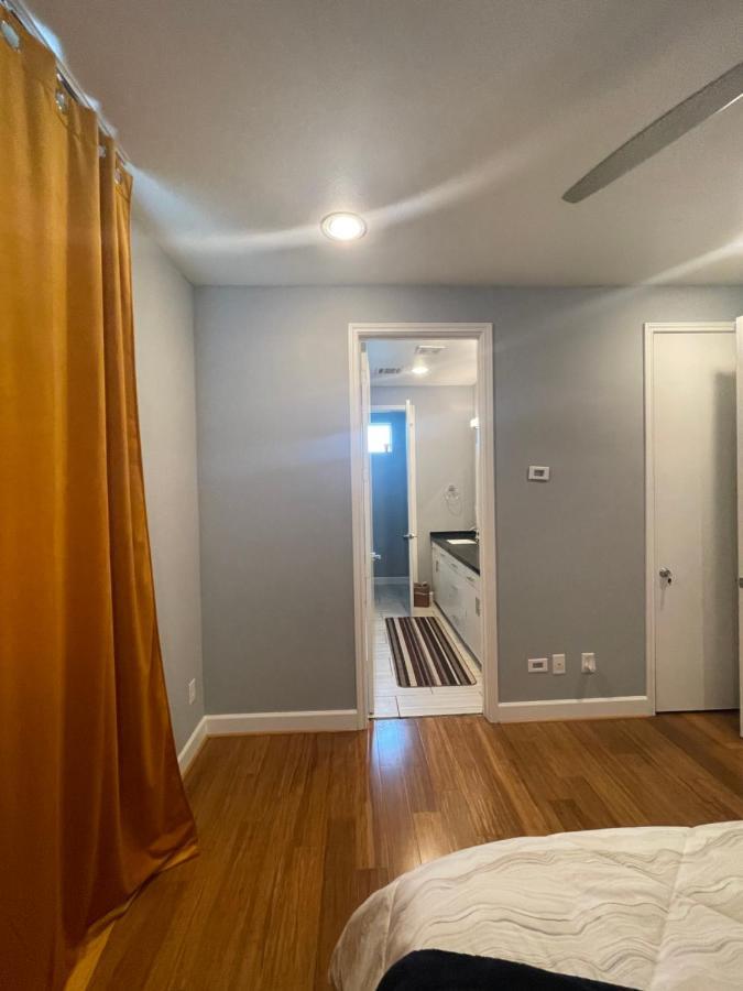 N-E-G Skai Midtown Of Houston Villa ภายนอก รูปภาพ