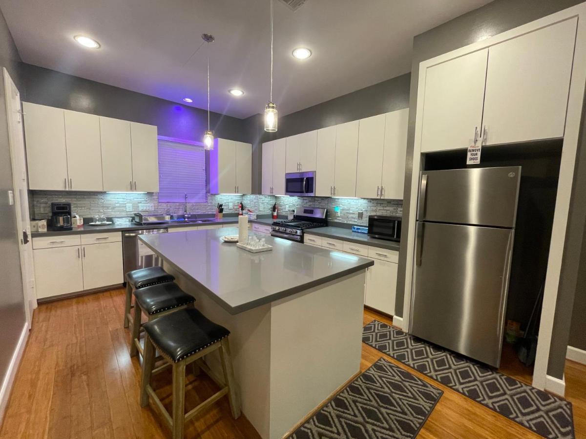 N-E-G Skai Midtown Of Houston Villa ภายนอก รูปภาพ