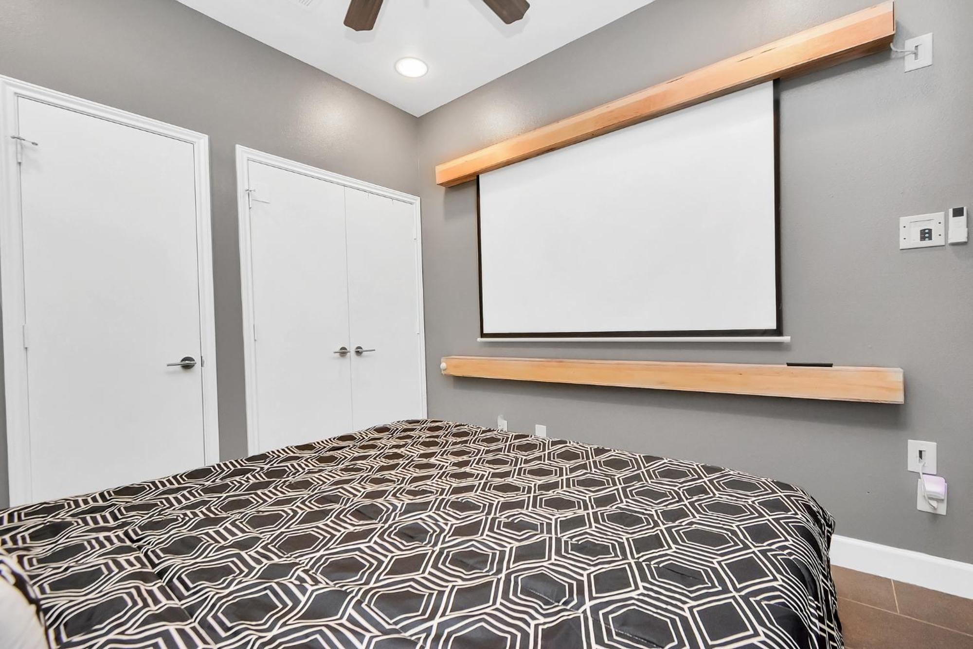 N-E-G Skai Midtown Of Houston Villa ภายนอก รูปภาพ
