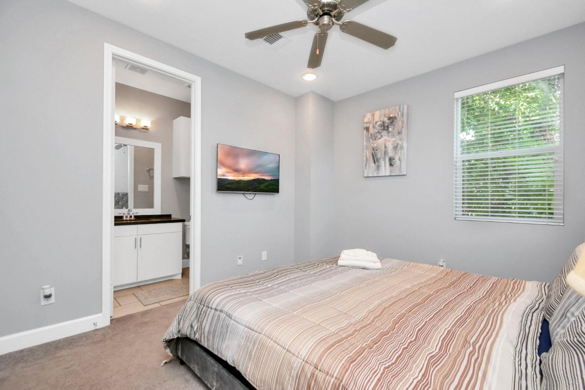 N-E-G Skai Midtown Of Houston Villa ภายนอก รูปภาพ